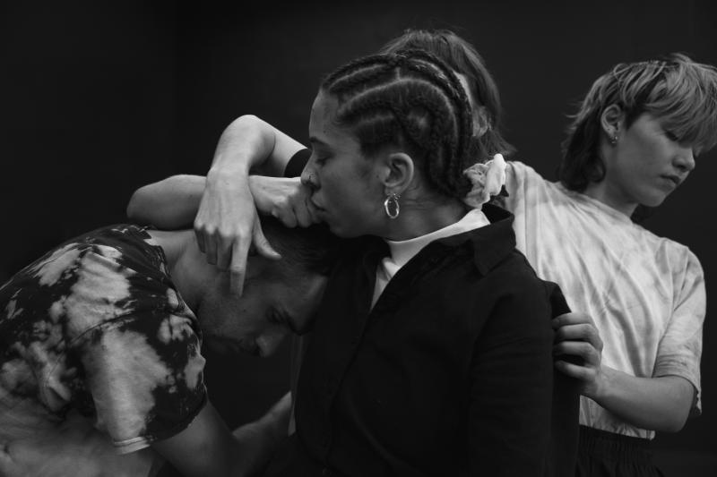 Bless This Mess © Hélène Robert