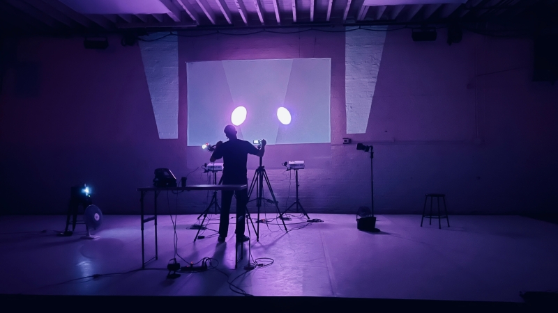 Photo spectacle - THIS & THAT