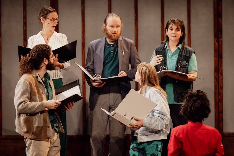Menace Chorale / Simon Gosselin