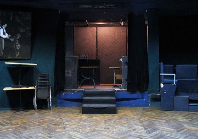 Rotunda Cultural Centre Krakow 2011 / Empty Stages de Tim Etchells et Hugo Glendinning